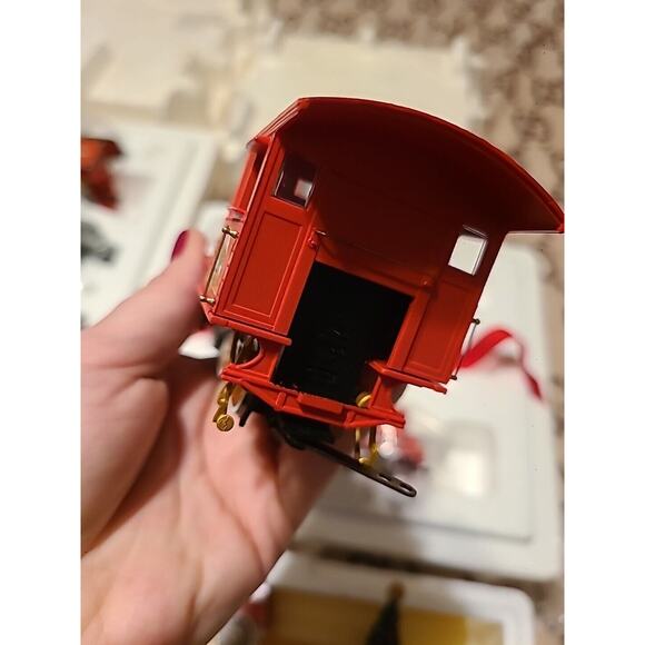 Hawthorne Village Budweiser Beer Holiday Express Train Set Masterpiece Railways - Picture 13 of 16